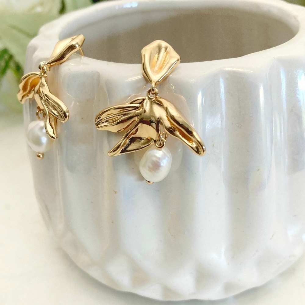 Gold Pearl statement dangle earrings floral chunky boho sculptural 💖2/$30 - Picture 6 of 9